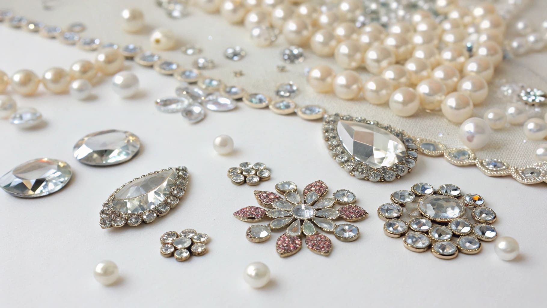 rhinestones-sequine-and-beads- (1)